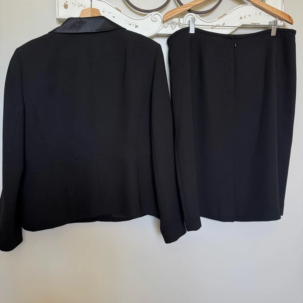 LE SUIT Size 18 Gorgeous Black Skirt & Blazer Suit Set - Evening Suit - Picture 3 of 5